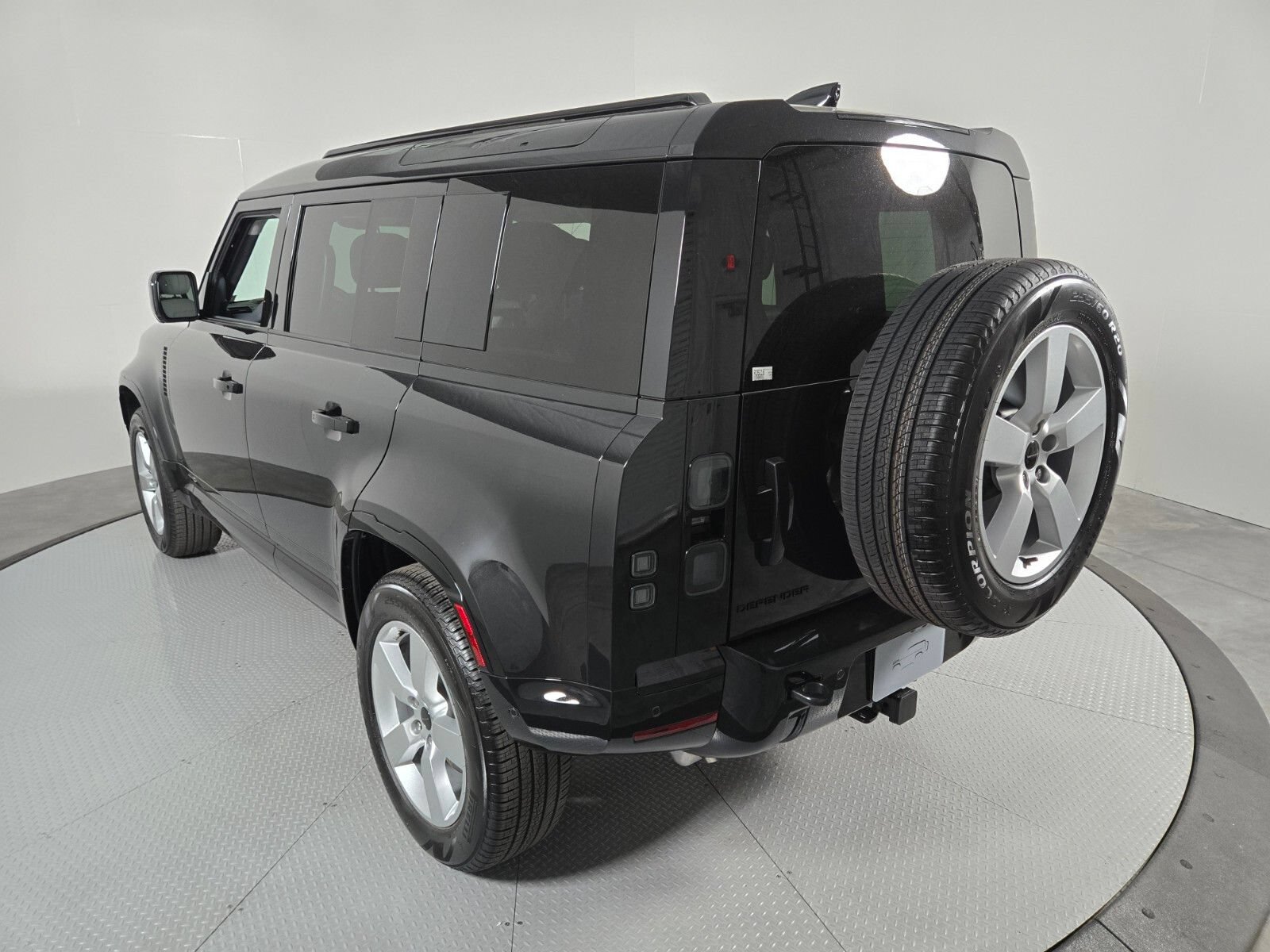 New 2026 Land Rover Defender 110 X AWD/4WD image 17