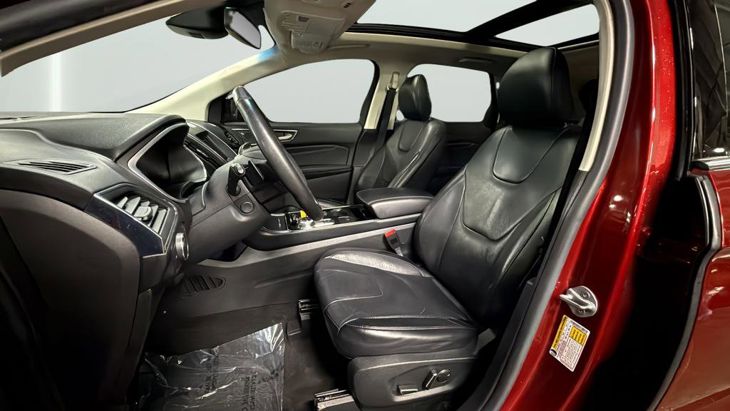 Used 2019 Ford Edge Titanium w/ Cold Weather Package image 23