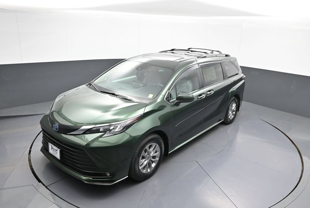Certified 2025 Toyota Sienna XLE w/ XLE Plus Package AWD/4WD image 36