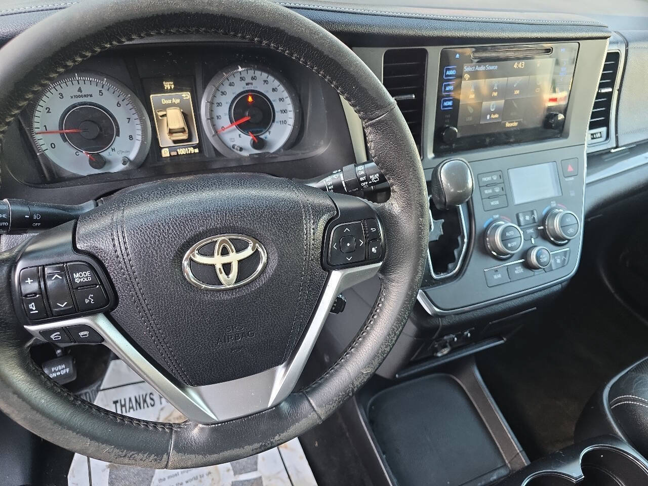 Used 2015 Toyota Sienna SE FWD image 10