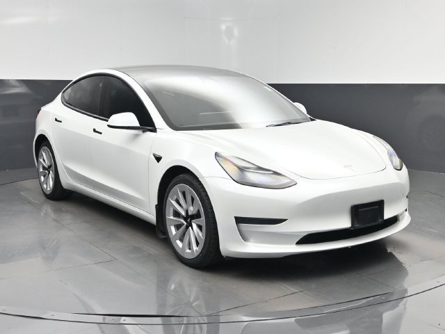 Used 2023 Tesla Model 3 Standard Range RWD image 8