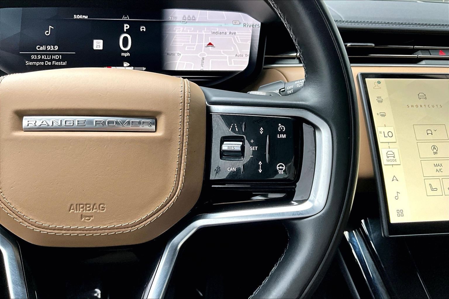 Used 2024 Land Rover Range Rover Sport SE image 19