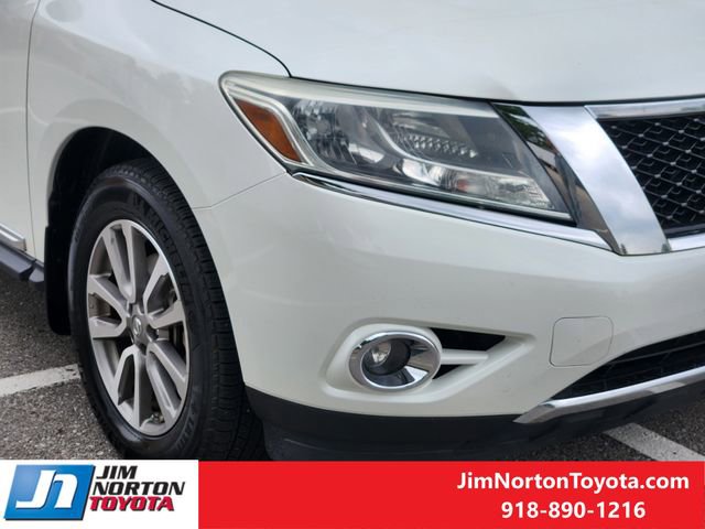 Used 2015 Nissan Pathfinder SL w/ Trailer Tow Package FWD image 10