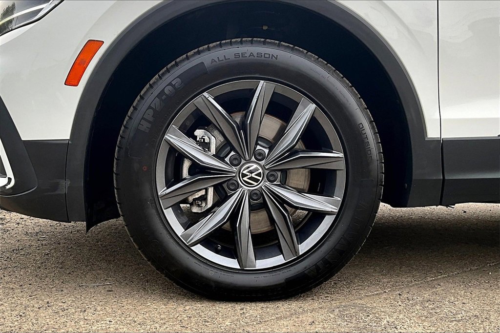Used 2022 Volkswagen Tiguan SE image 10