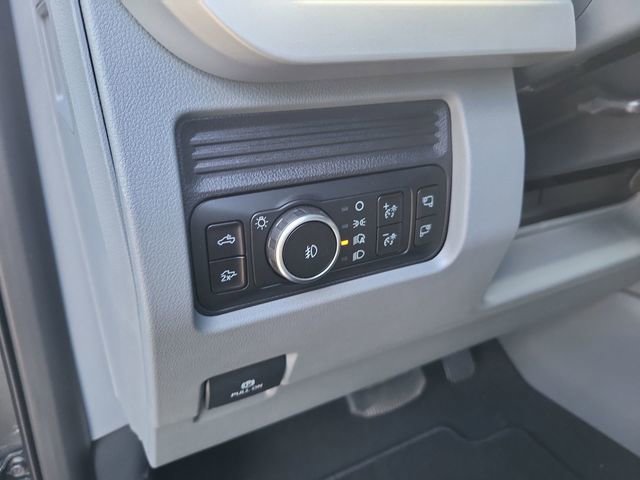 New 2026 Ford F250 XLT w/ XLT Premium Package AWD/4WD image 14