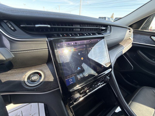 Used 2022 Jeep Grand Cherokee L Limited w/ Black Appearance Package image 12