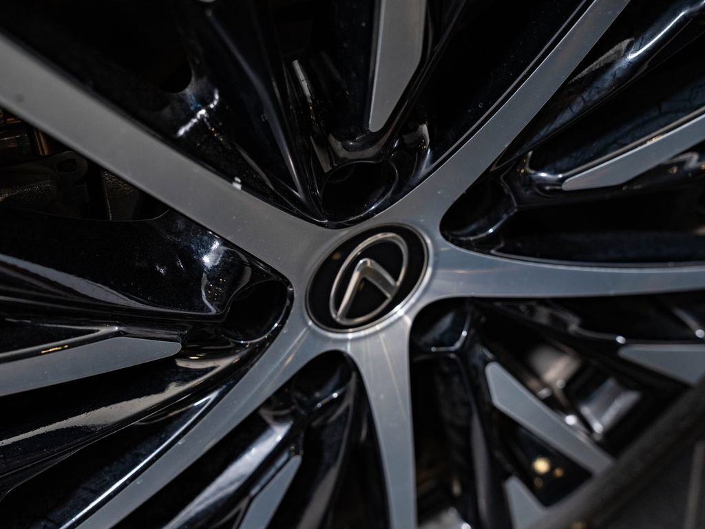 Certified 2024 Lexus RZ 450e Premium w/ Technology Package AWD/4WD image 8