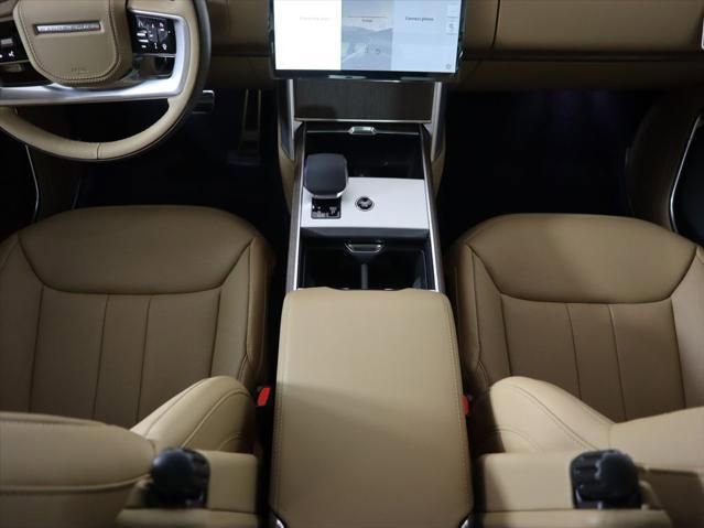 New 2025 Land Rover Range Rover SE image 17
