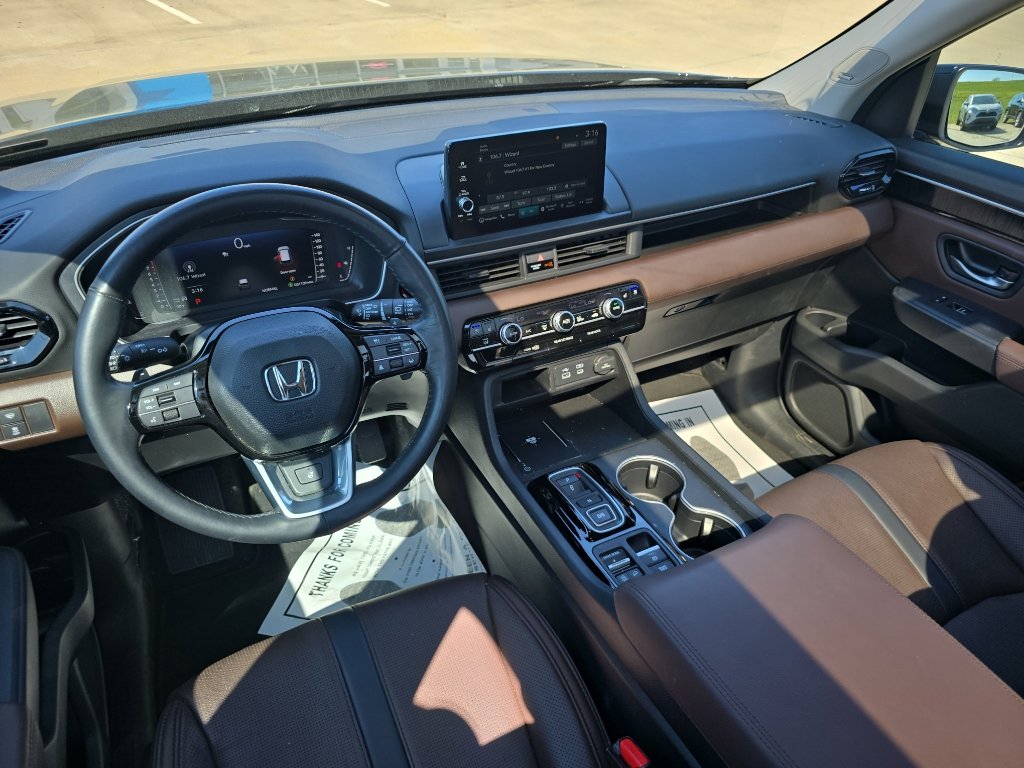 Used 2025 Honda Pilot Elite image 9