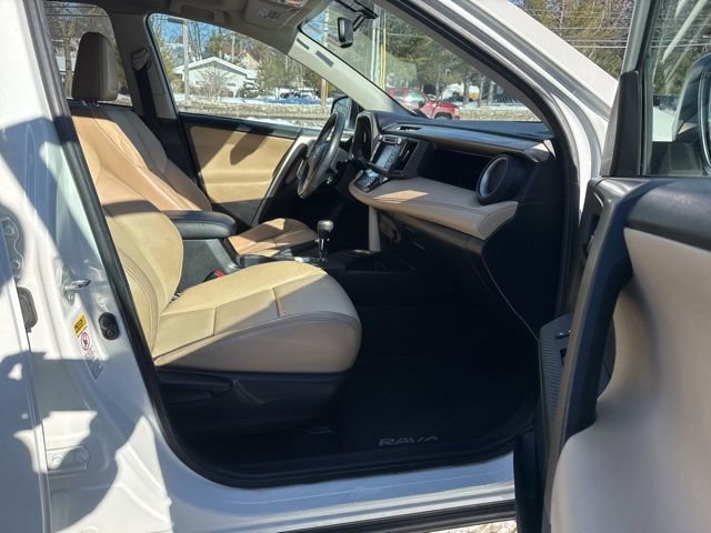 Used 2015 Toyota RAV4 Limited image 18