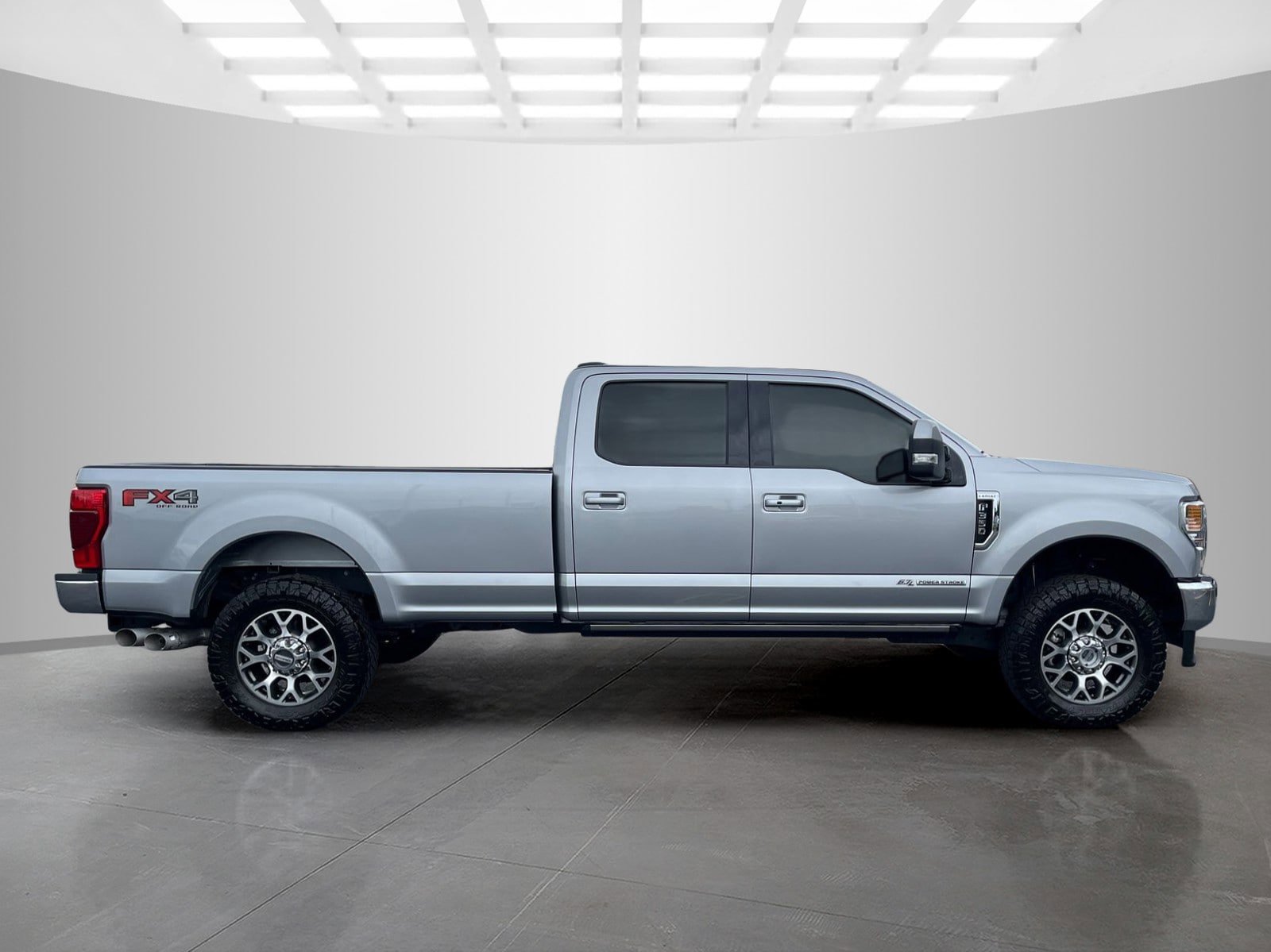 Used 2022 Ford F350 Lariat w/ Lariat Ultimate Package AWD/4WD image 3