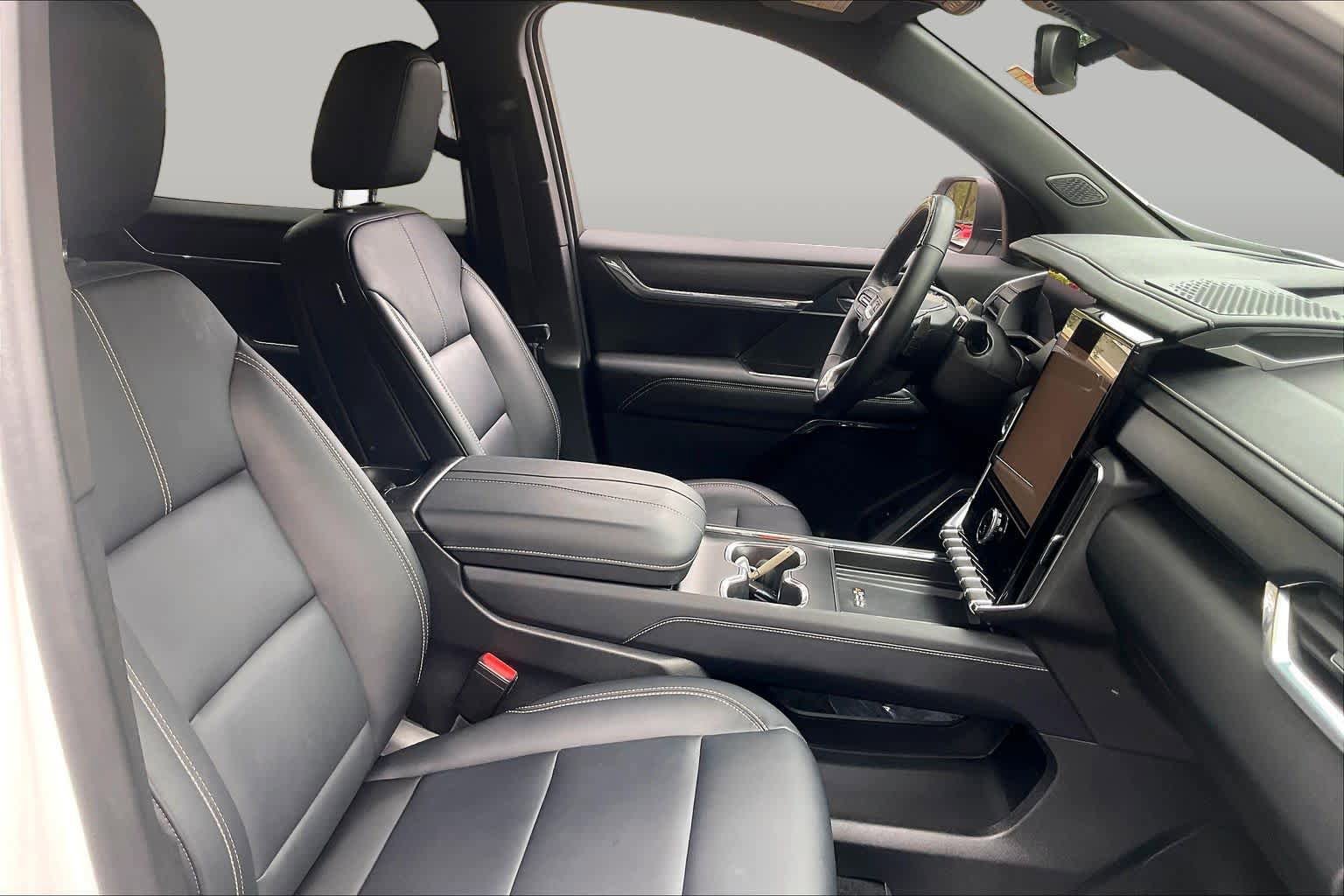 Used 2024 GMC Acadia Elevation w/ Super Cruise Package FWD image 8
