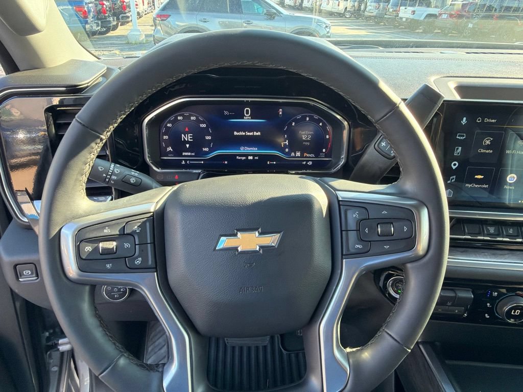 Used 2025 Chevrolet Silverado 3500 LTZ w/ LTZ Convenience Package AWD/4WD image 26