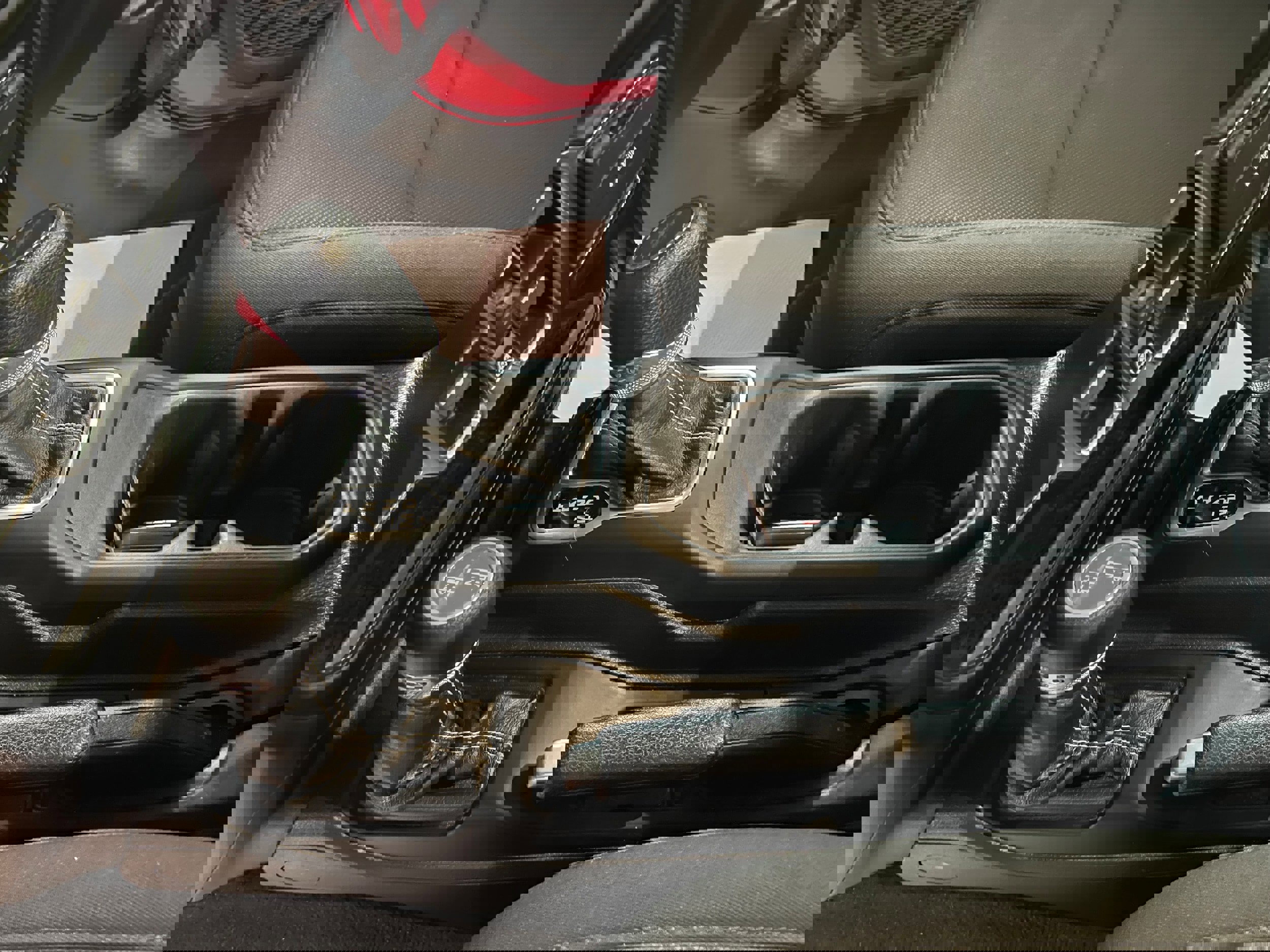 Used 2023 Jeep Gladiator Overland image 14