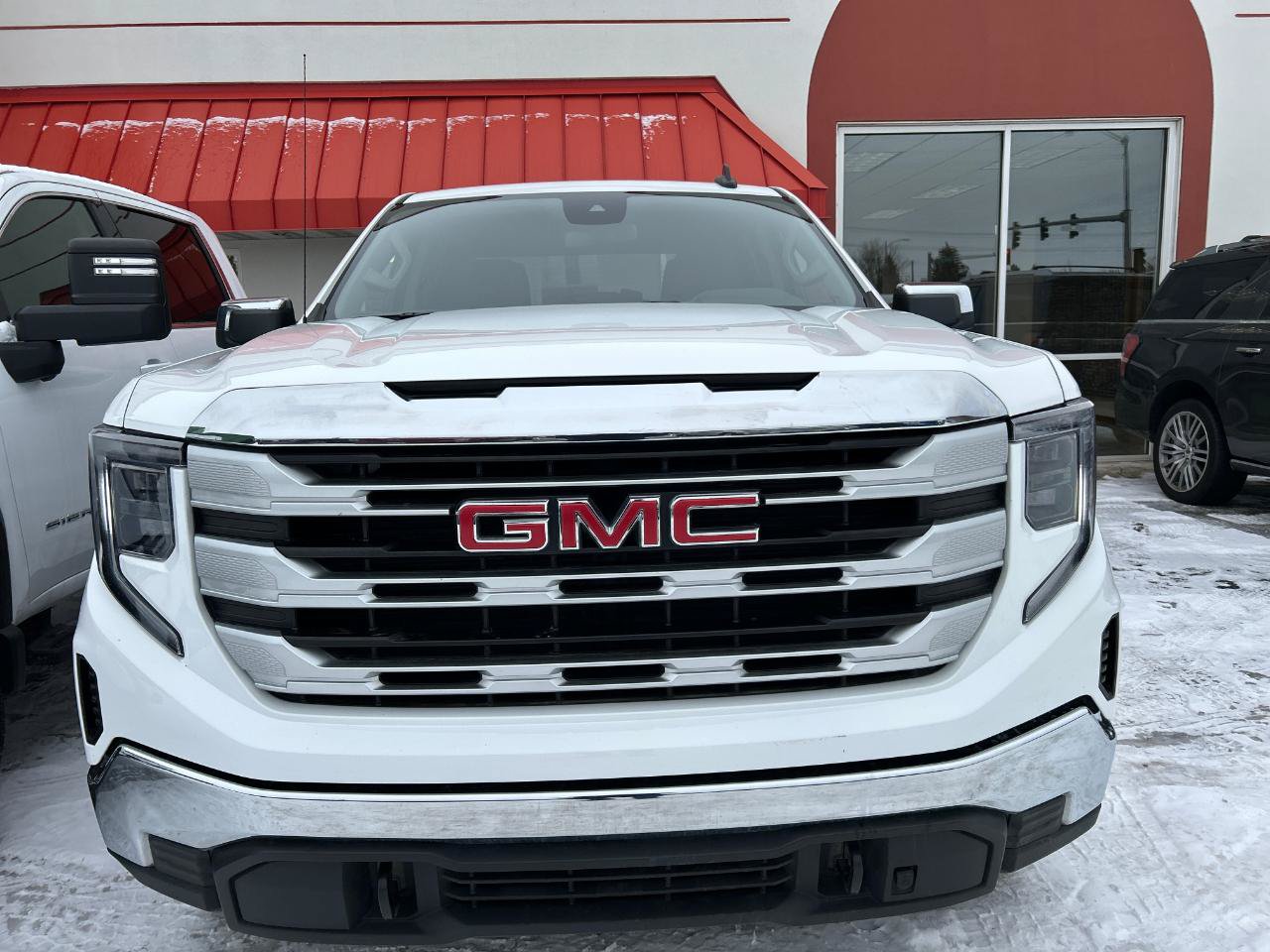 Used 2023 GMC Sierra 1500 SLE AWD/4WD image 3