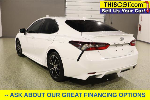 Used 2023 Toyota Camry SE FWD image 5