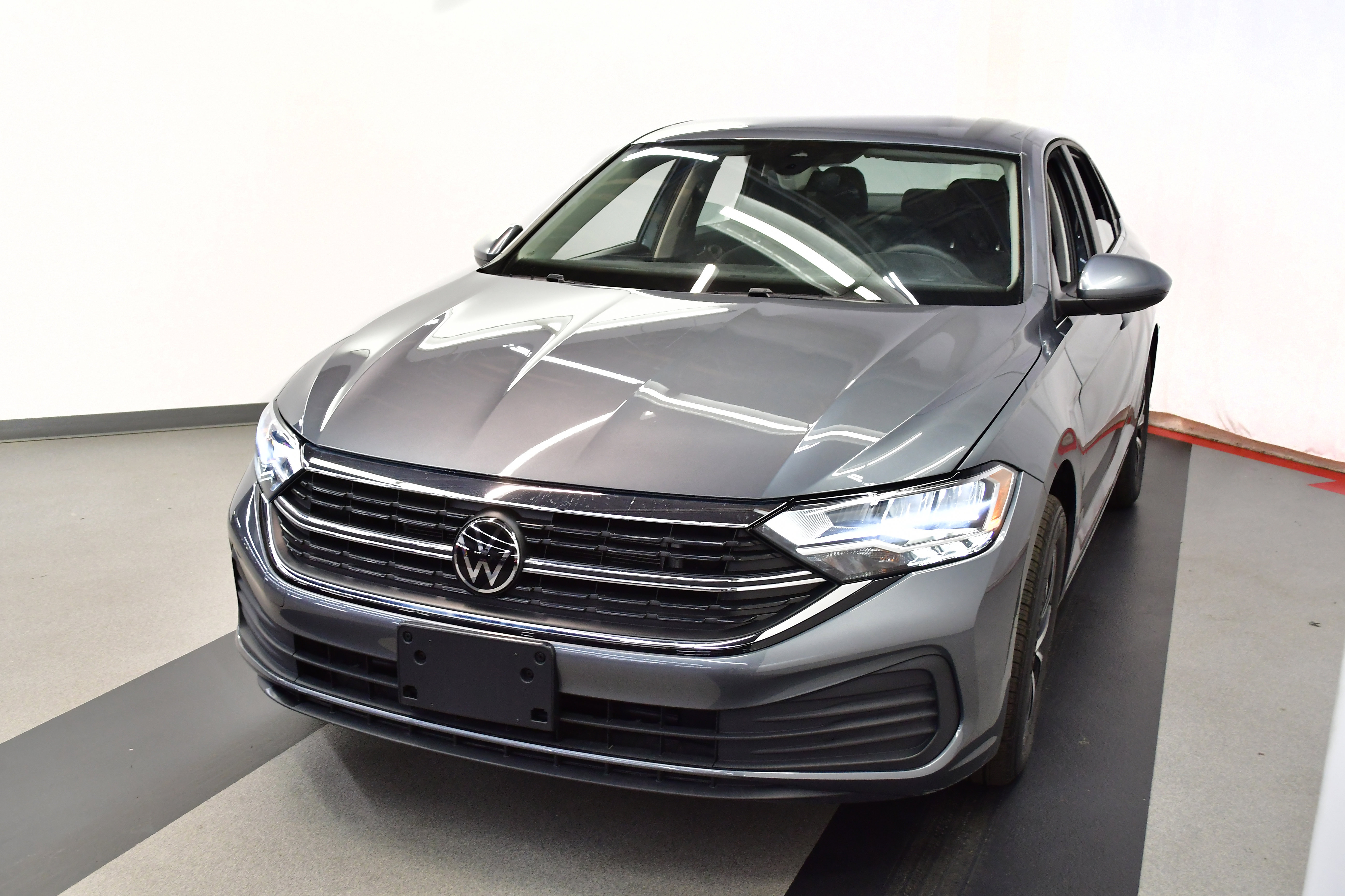 Used 2024 Volkswagen Jetta S image 4