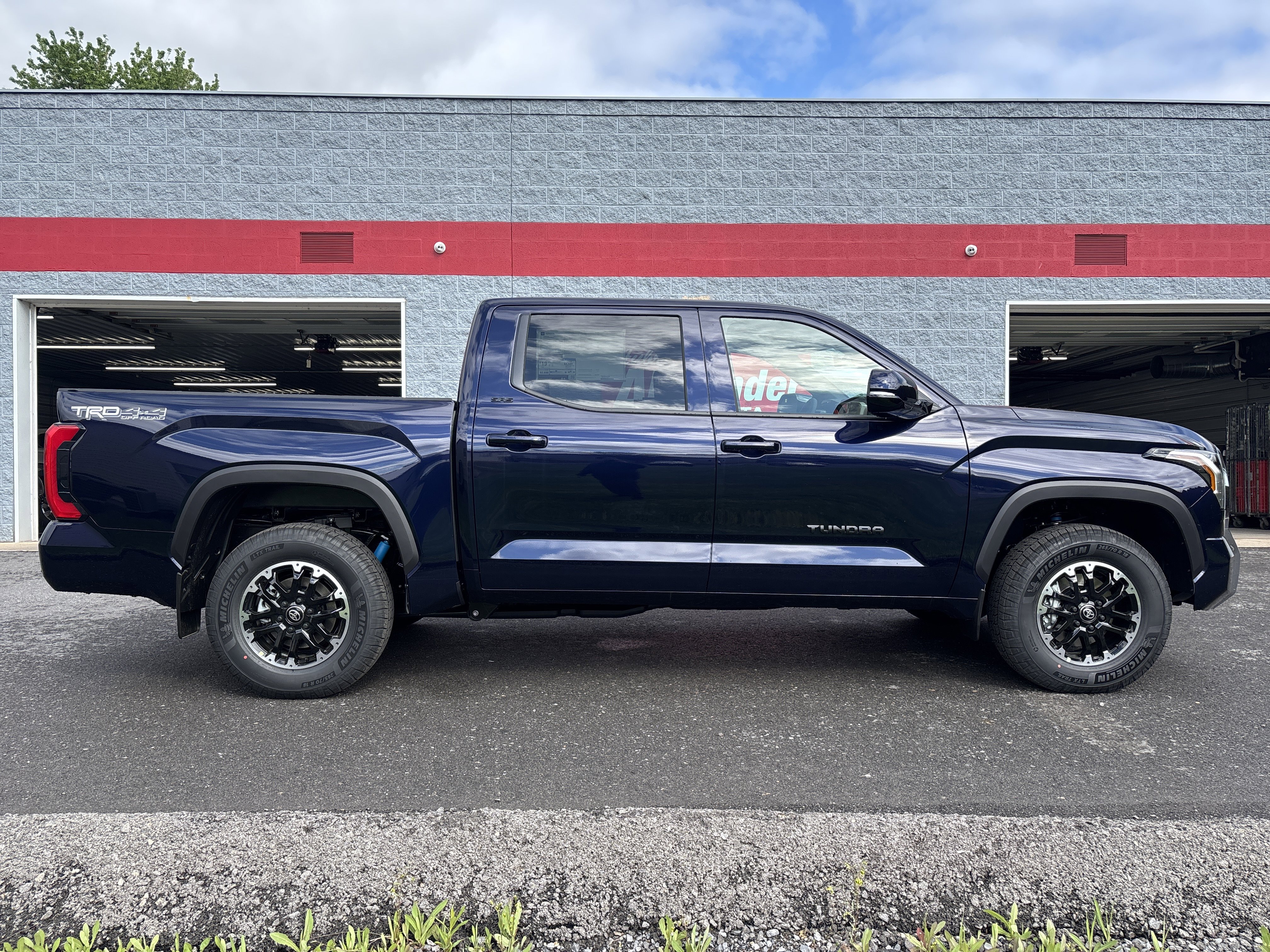 New 2026 Toyota Tundra SR5 AWD/4WD video 2