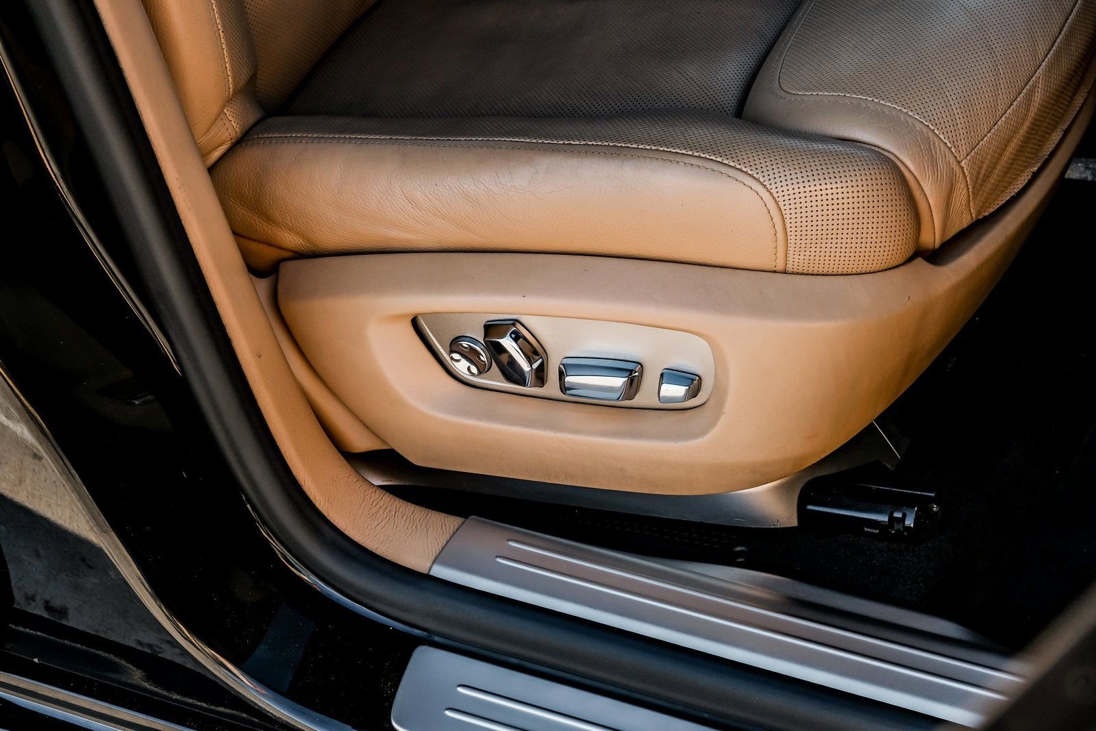 Used 2015 Rolls-Royce Ghost RWD image 41