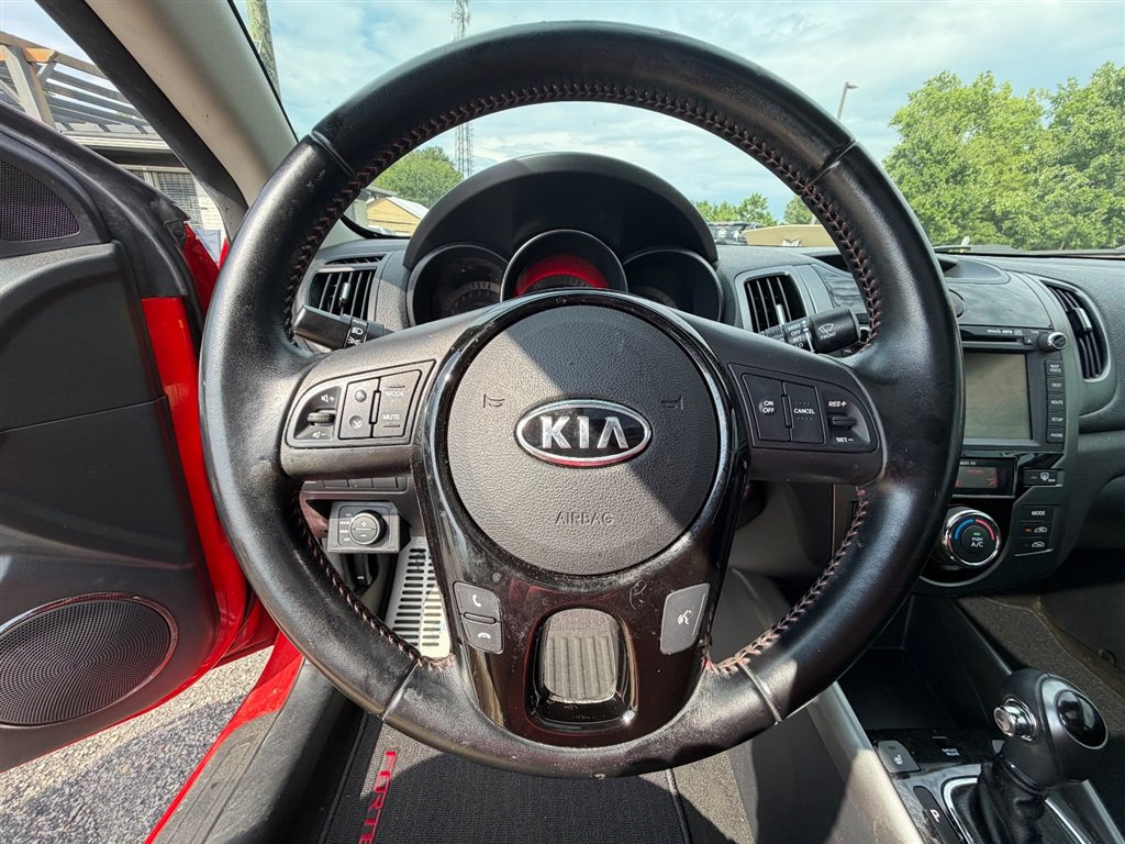 Used 2013 Kia Forte Koup SX w/ Tech Pkg FWD image 18