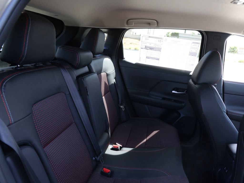 New 2026 Nissan Kicks SR FWD image 18