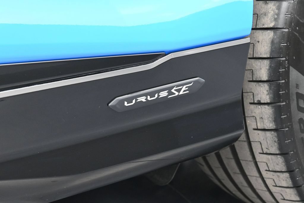 Used 2025 Lamborghini Urus SE AWD/4WD image 14