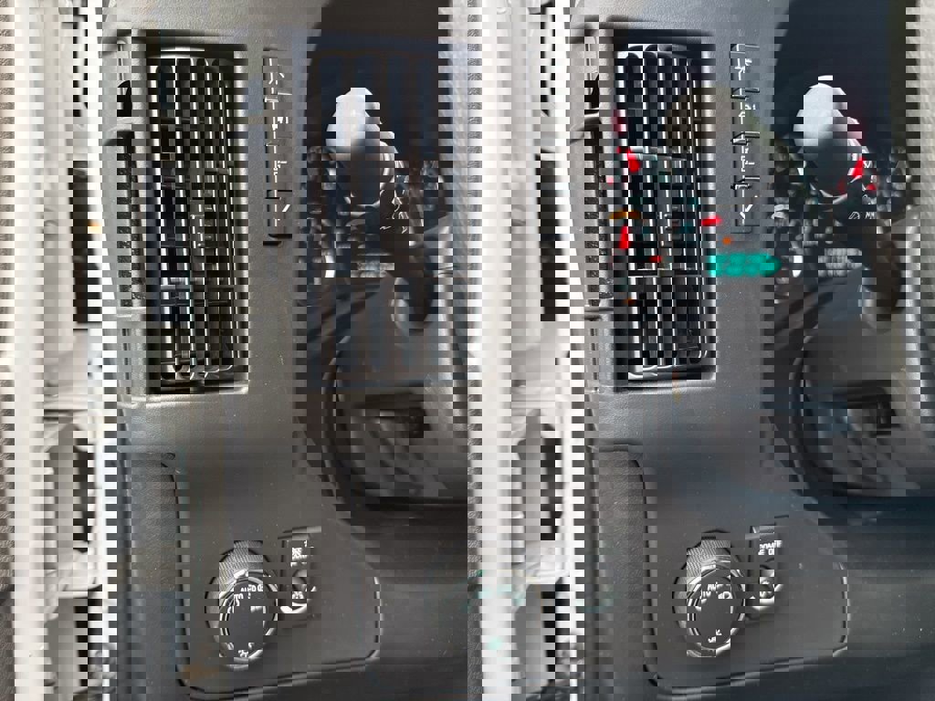 New 2025 GMC Savana 2500 w/ Enhanced Convenience Package image 38