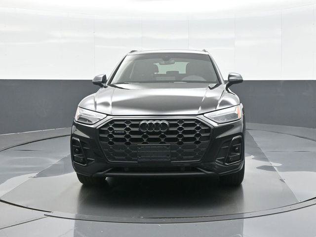 Used 2024 Audi Q5 2.0T Premium w/ Summer of Audi Package AWD/4WD image 2