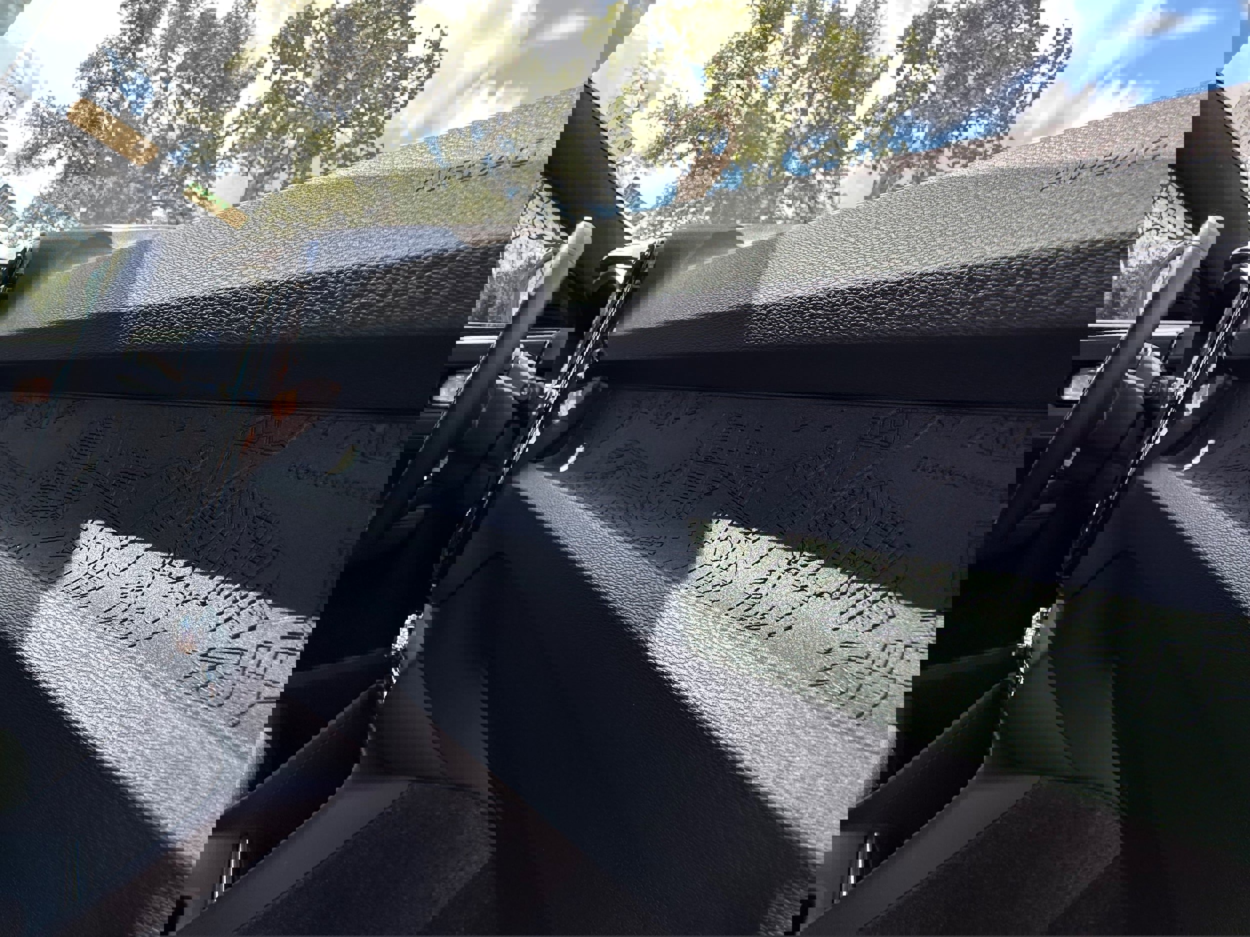 Used 2025 Volvo EX40 Core image 13