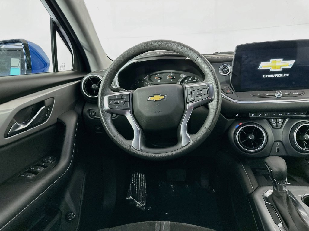 Used 2024 Chevrolet Blazer LT w/ Convenience Package FWD image 30