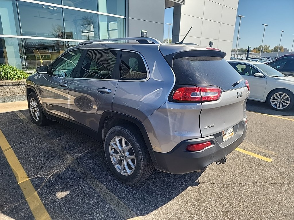 Used 2015 Jeep Cherokee Latitude AWD/4WD image 2
