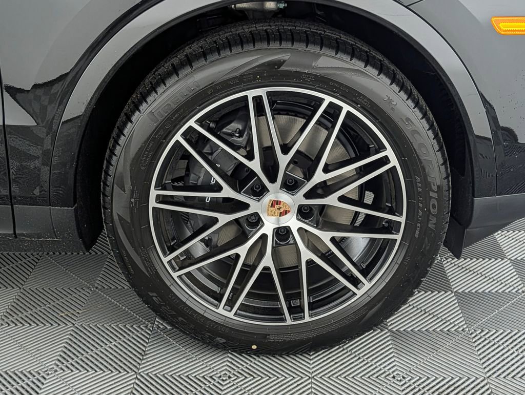 New 2026 Porsche Cayenne Coupe image 14