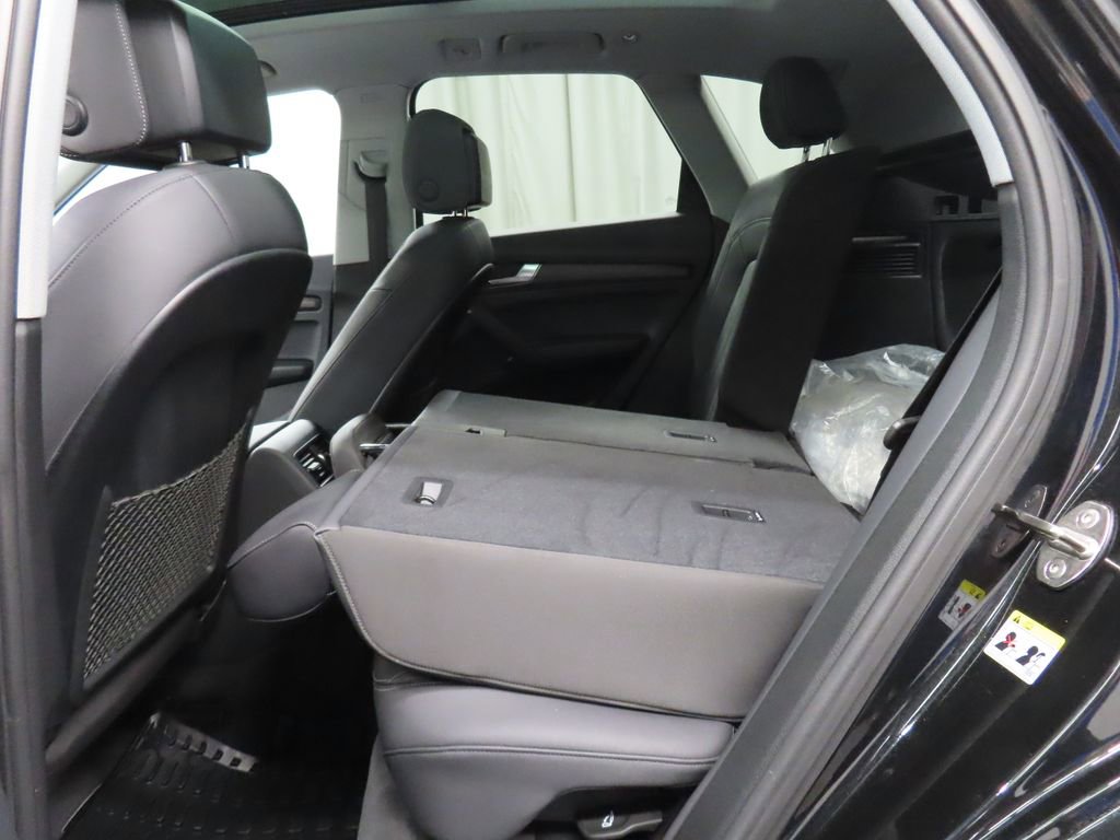 Used 2023 Audi Q5 2.0T Premium w/ Convenience Package AWD/4WD image 48
