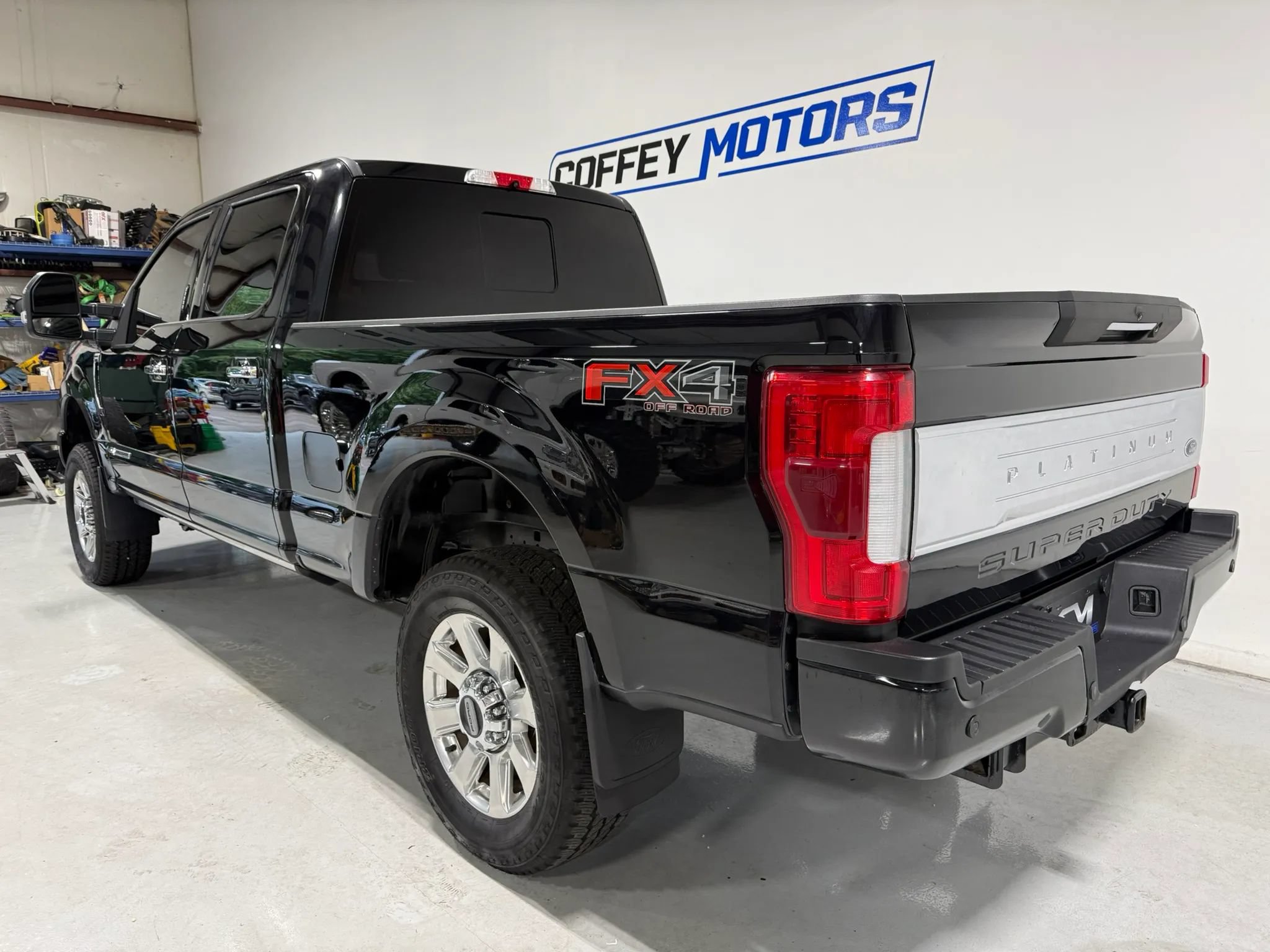 Used 2019 Ford F250 Platinum w/ Platinum Ultimate Package AWD/4WD image 4
