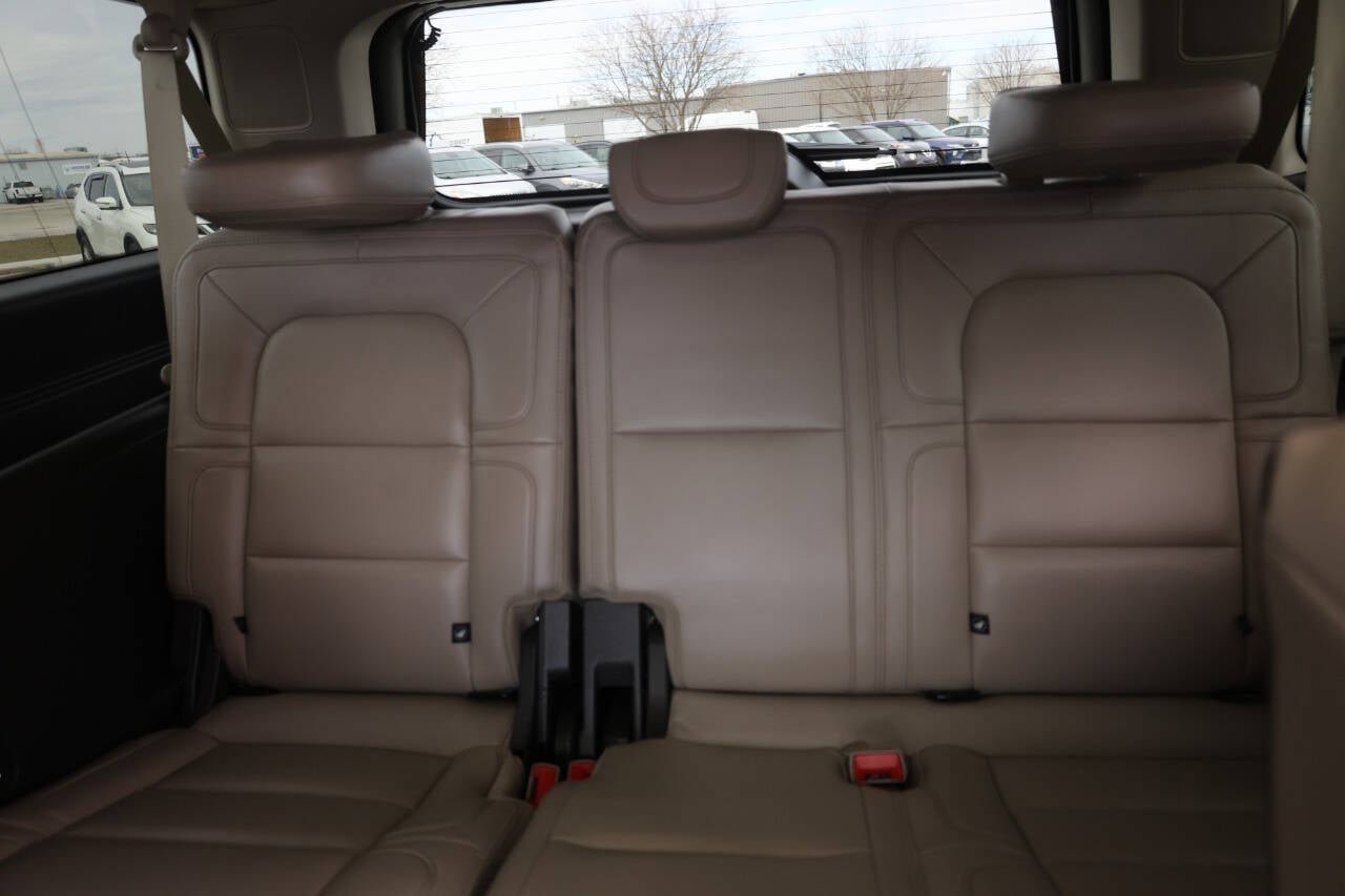 Used 2022 Lincoln Navigator L Reserve w/ Equipment Group 201A AWD/4WD image 17