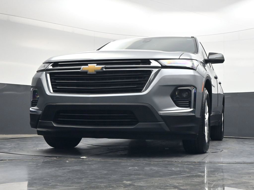 Used 2023 Chevrolet Traverse LS FWD image 35