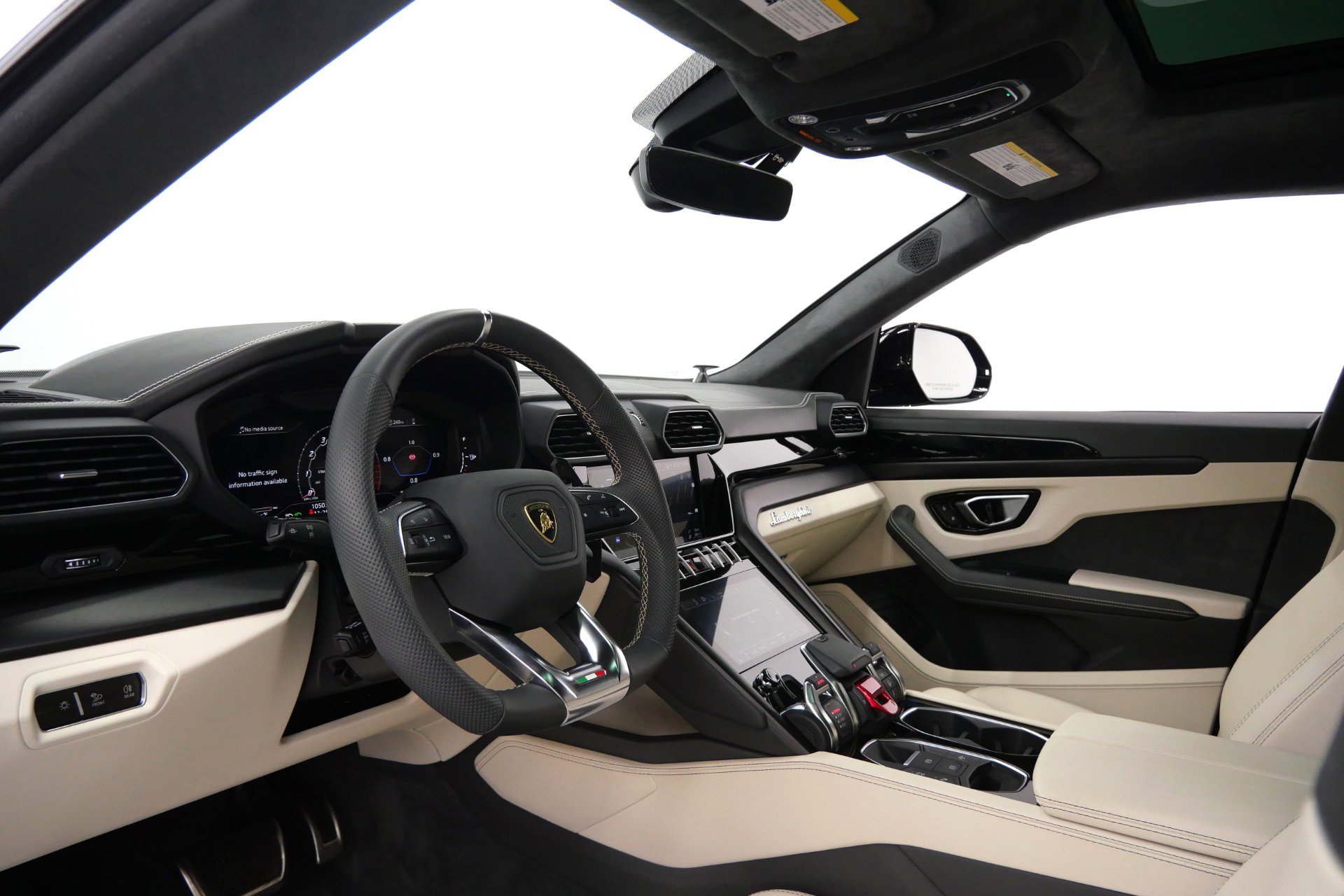 Used 2022 Lamborghini Urus AWD/4WD image 41