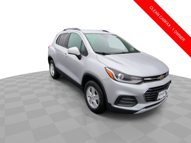 Used 2022 Chevrolet Trax LT w/ LT Convenience Package image 2