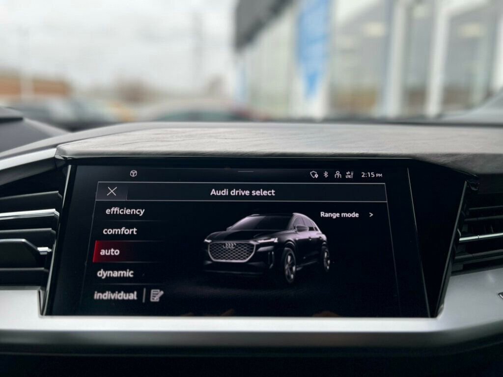 Used 2024 Audi Q4 e-tron Premium Plus w/ Premium Plus image 28