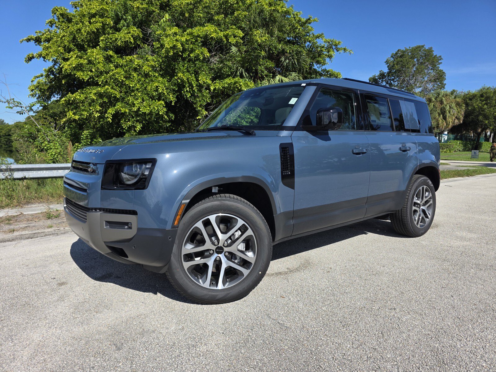 New 2026 Land Rover Defender 110 S AWD/4WD image 1