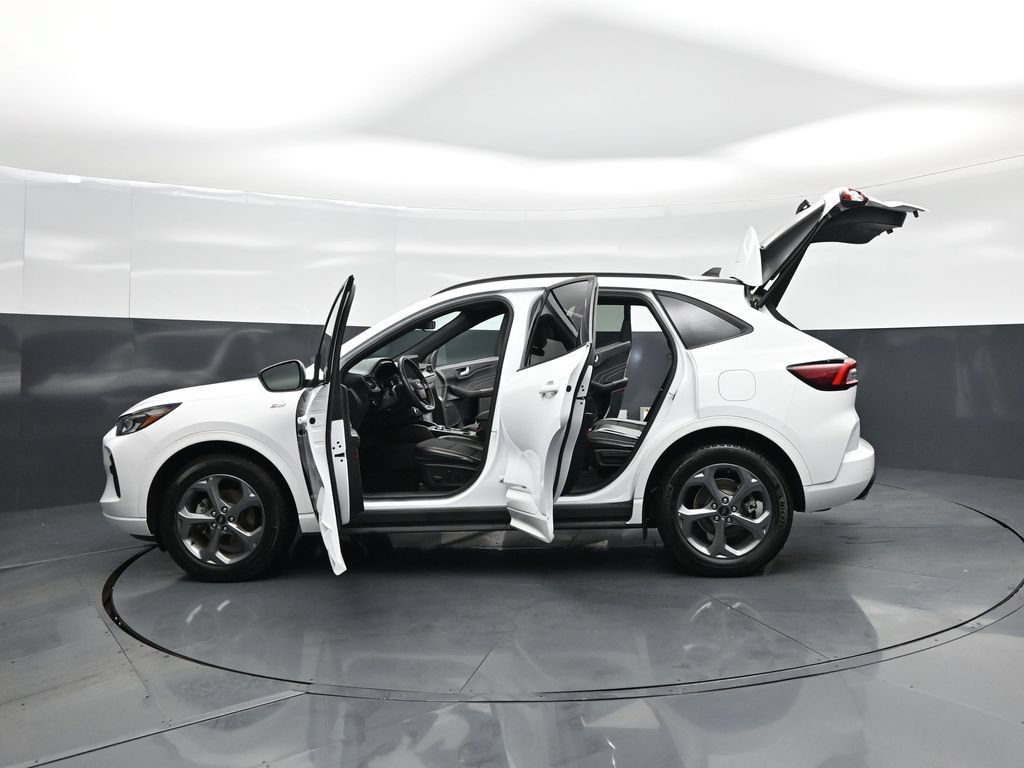 Certified 2023 Ford Escape ST-Line w/ Tech Pack #1 AWD/4WD image 31