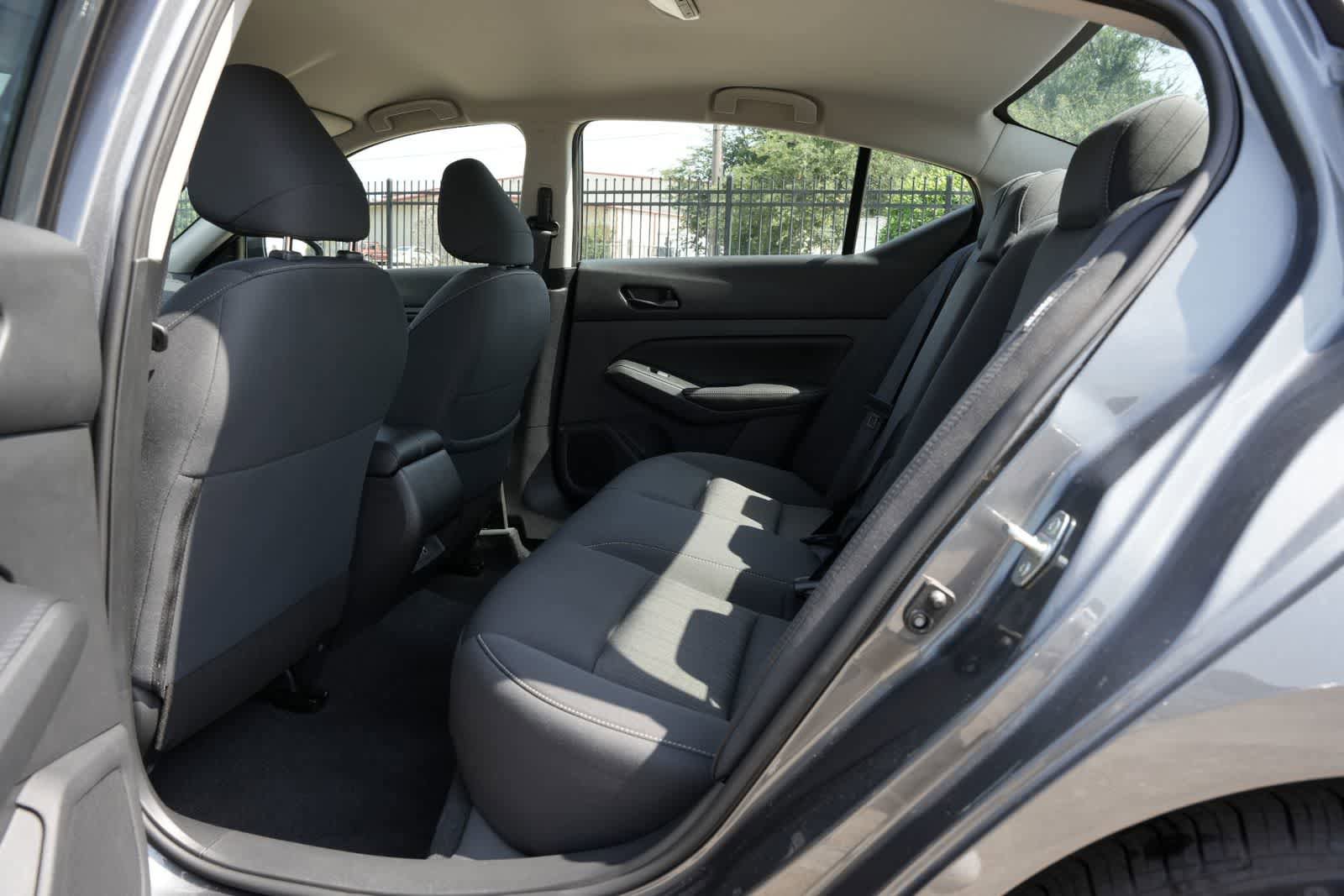 Used 2024 Nissan Altima 2.5 SV FWD image 16