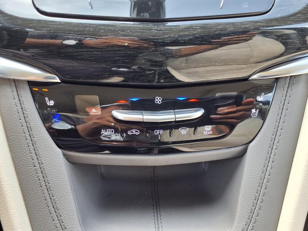 Used 2023 Cadillac XT6 Premium Luxury w/ Technology Package image 20