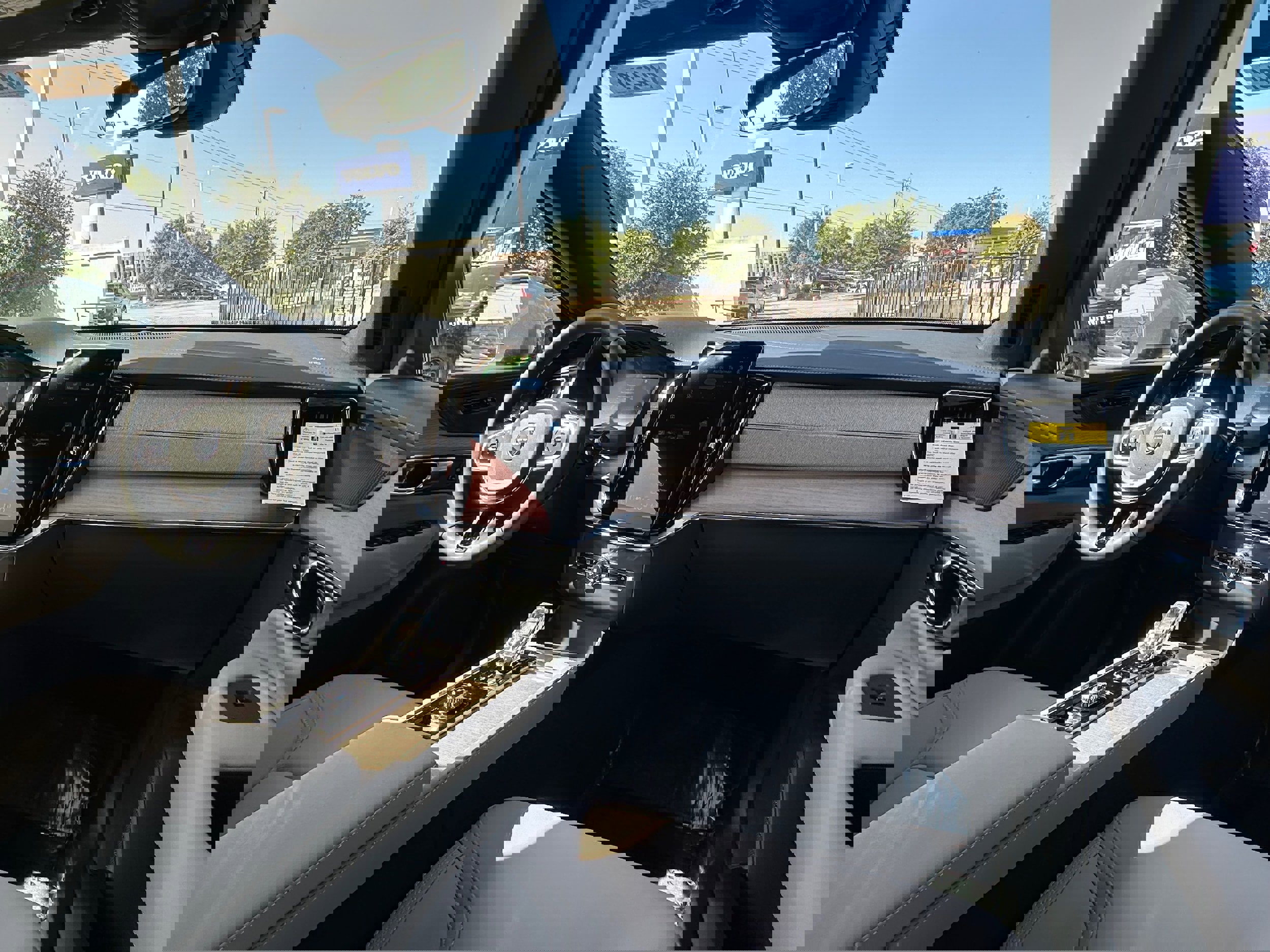 New 2026 Volvo XC90 B6 Plus w/ Protection Package Premier image 10