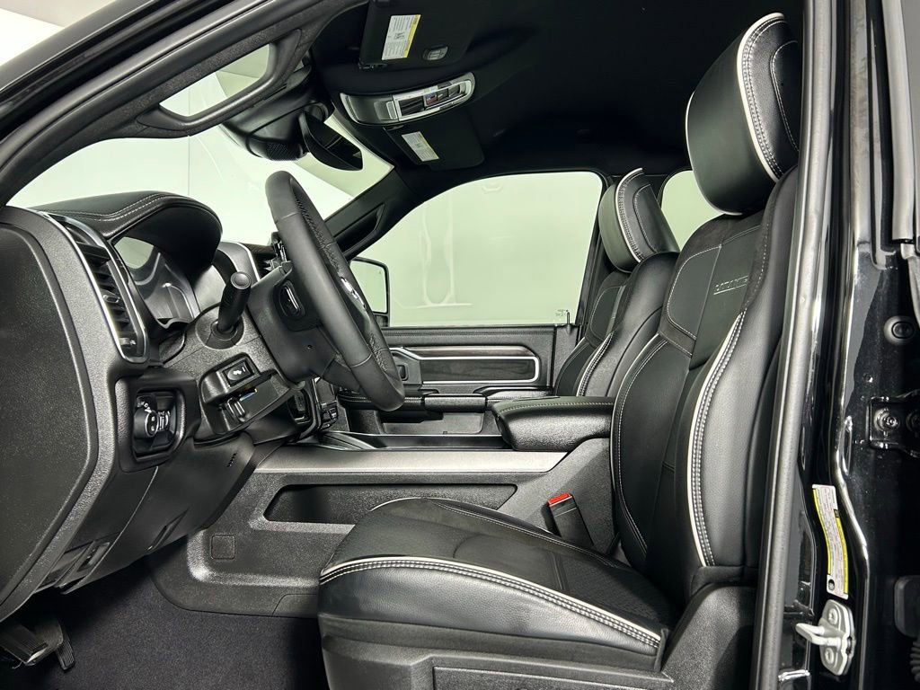 Used 2025 RAM 3500 Laramie image 32