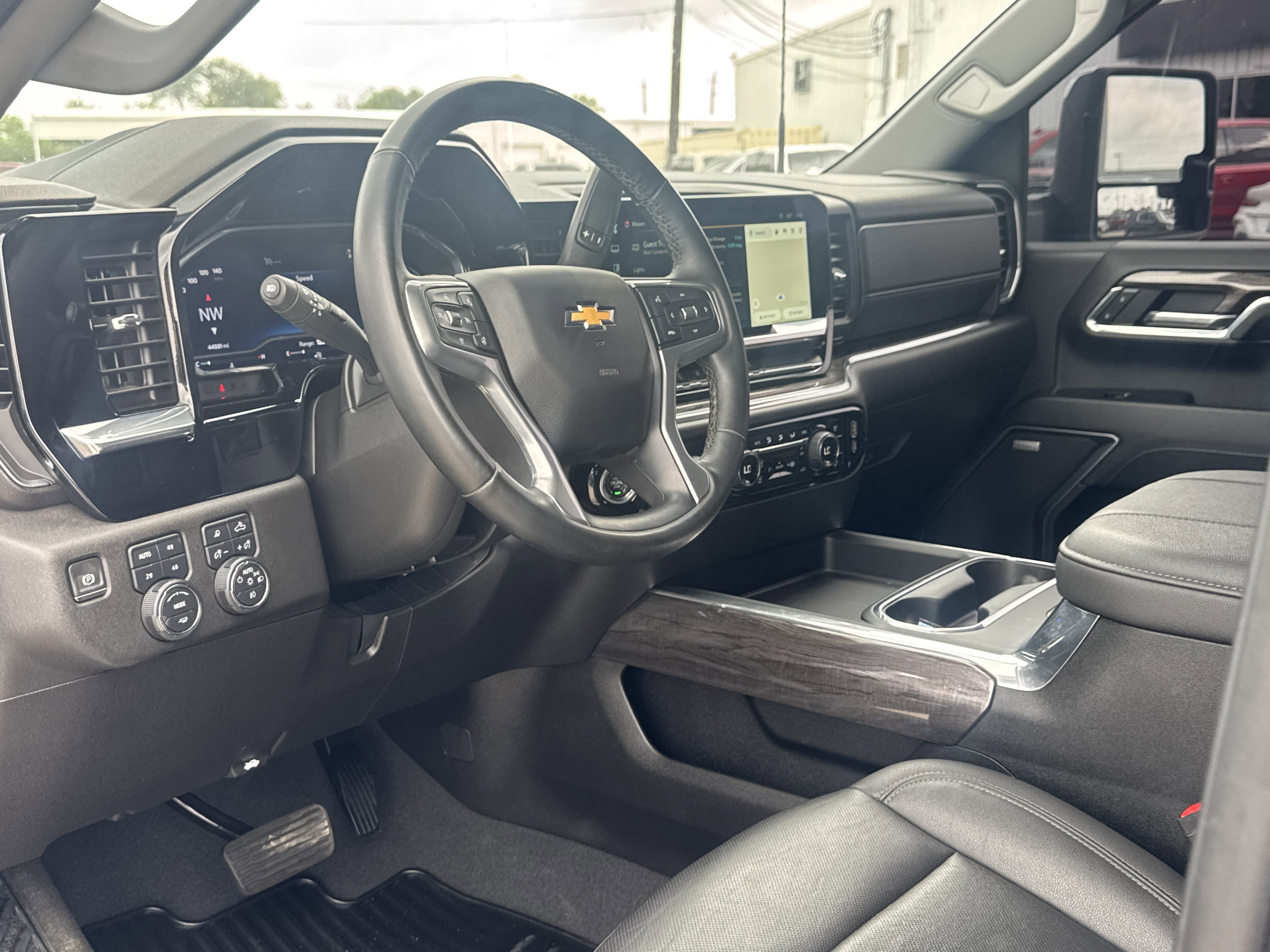 Used 2024 Chevrolet Silverado 2500 LTZ w/ LTZ Convenience Package AWD/4WD image 6