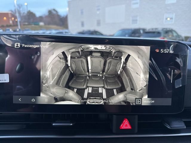 Certified 2026 Kia Carnival EX image 32