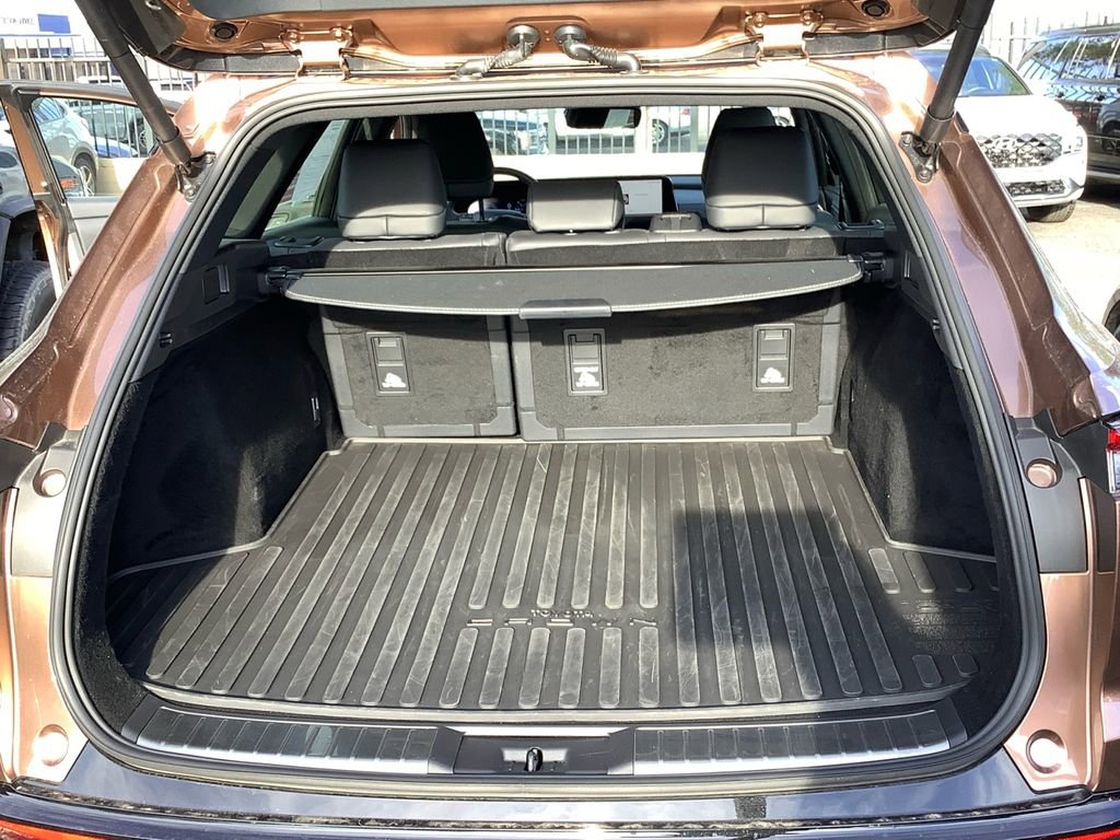 Used 2025 Toyota Crown Signia AWD/4WD image 29