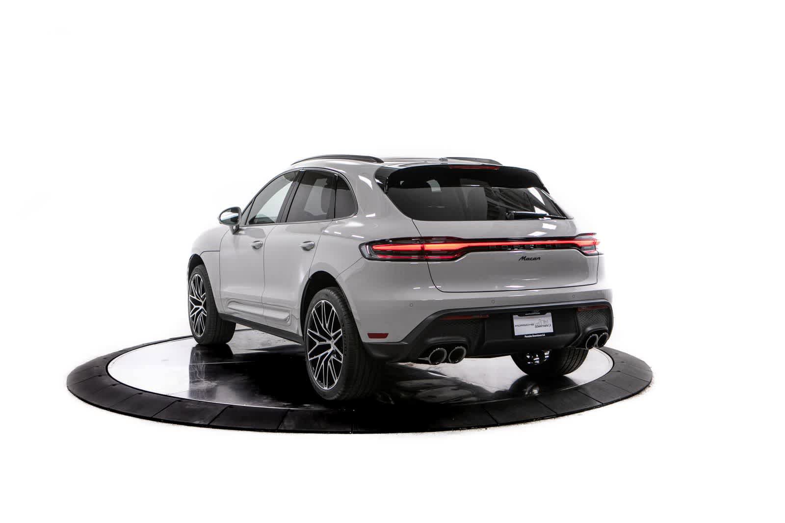 New 2026 Porsche Macan AWD/4WD image 3