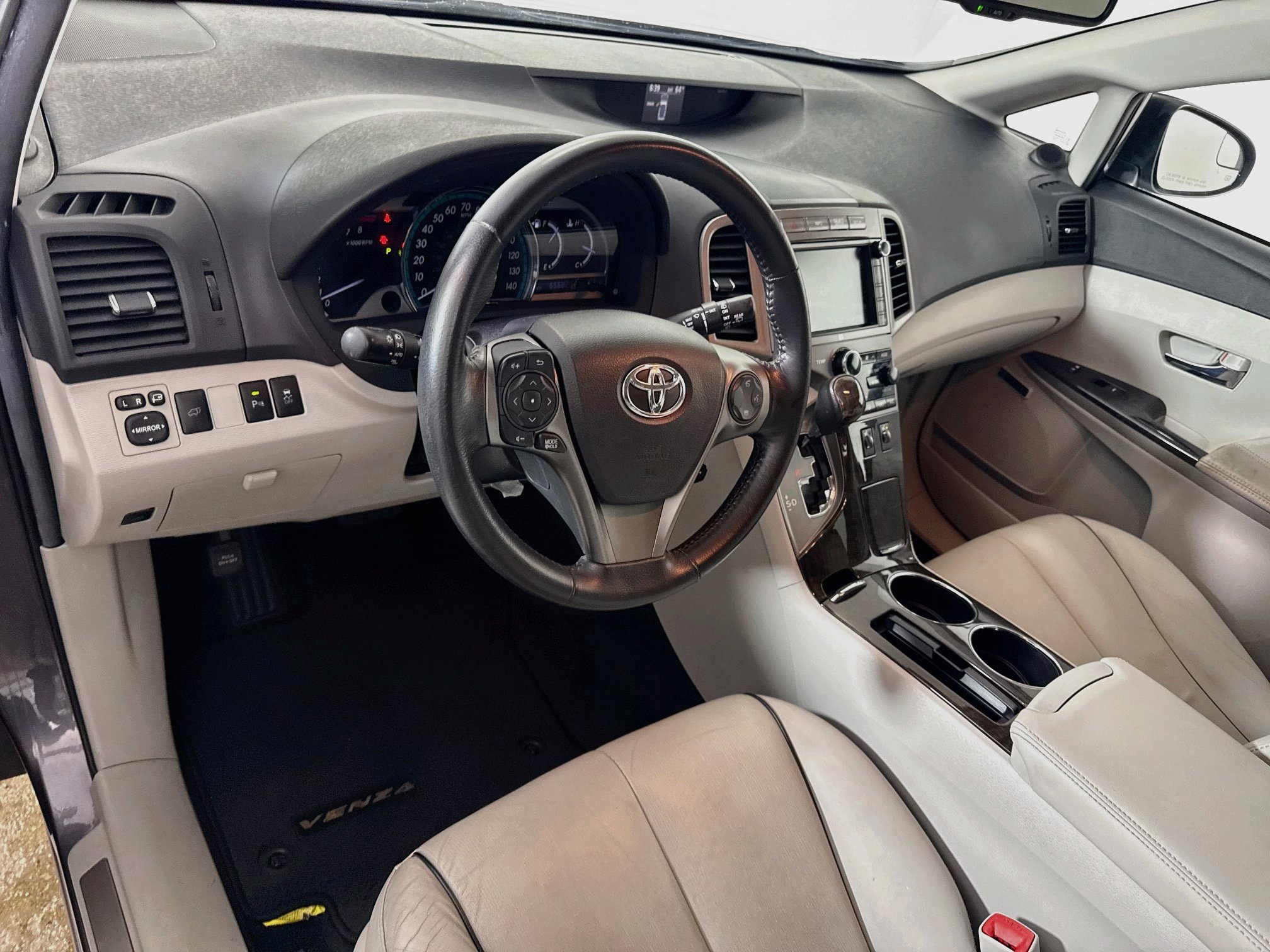 Used 2014 Toyota Venza Limited w/ Tow Prep Package AWD/4WD image 9